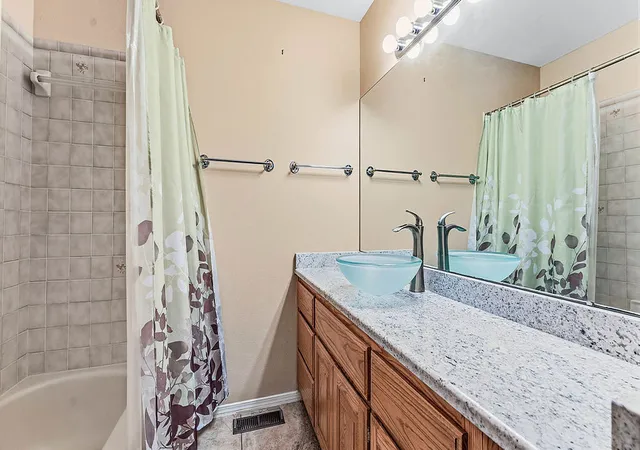 5th image of 5 Clevedon Cir, Bella Vista, AR 72715 | MLS# 1356176