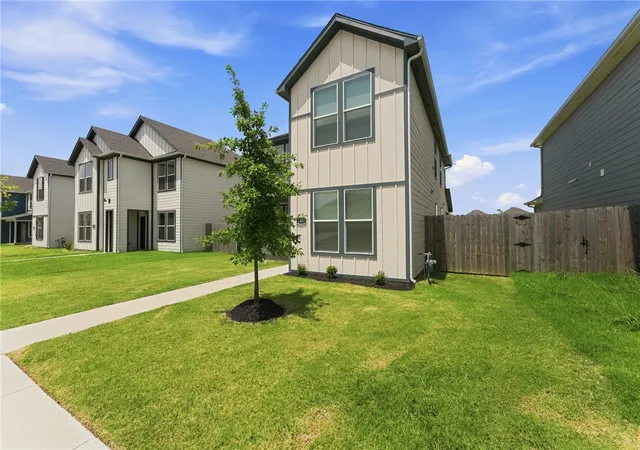 2nd image of 4802 W Planetree St, Fayetteville, AR 72704 | MLS# 1355986