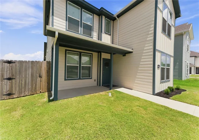 3rd image of 4802 W Planetree St, Fayetteville, AR 72704 | MLS# 1355986