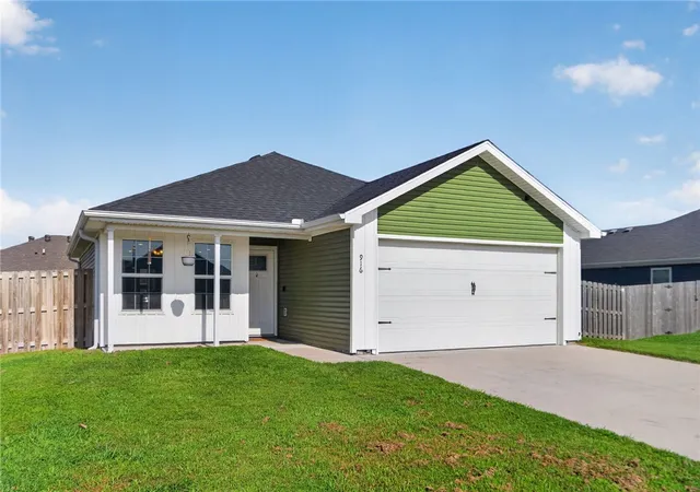 2nd image of 916 Crow St, Siloam Springs, AR 72761 | MLS# 1356252