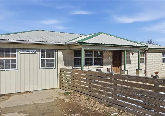 1st image of 472589 E 660 (chewy), Watts, OK 74964 | MLS# 1356277