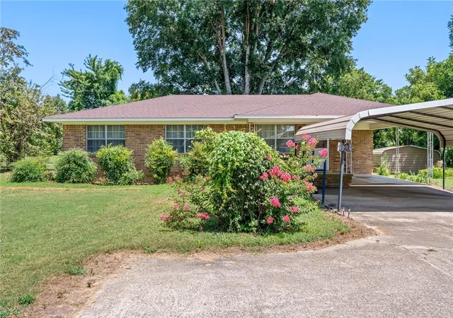 1st image of 1304 N Main St, Mulberry, AR 72947 | MLS# 1356178