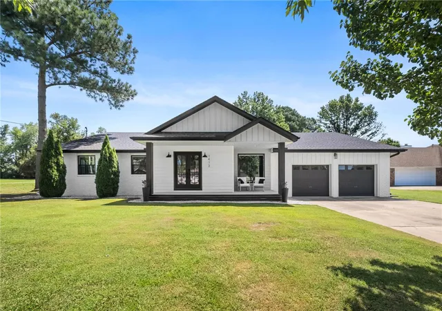 1st image of 1413 Mayflower Rd, Bentonville, AR 72713 | MLS# 1355425