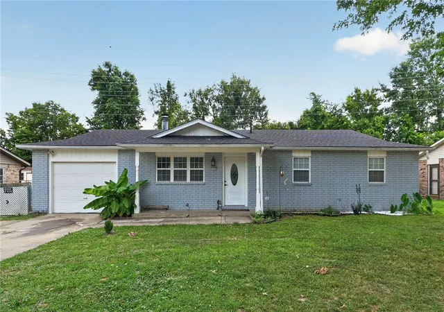 1st image of 1103 White Rd, Springdale, AR 72762 | MLS# 1356194