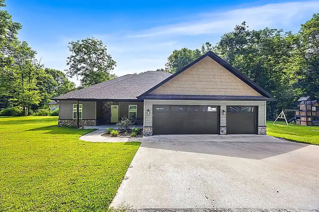 Photo 1 of Single family home for sale at 1 Halvergate Ln, Bella Vista, AR 72715 | MLS# 1356408 | Listing updated on 2026-10-23