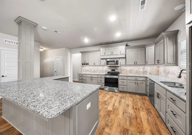 3rd image of 1 Halvergate Ln, Bella Vista, AR 72715 | MLS# 1356408
