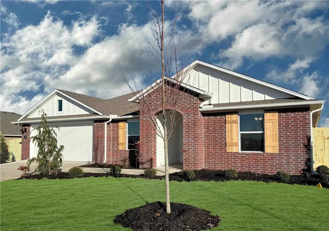 1st image of 413 Ratliff Ave, Pea Ridge, AR 72751 | MLS# 1356415