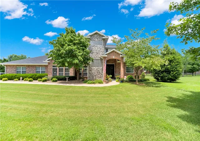 1st image of 408 S Wyman Rd, Fayetteville, AR 72701 | MLS# 1355793