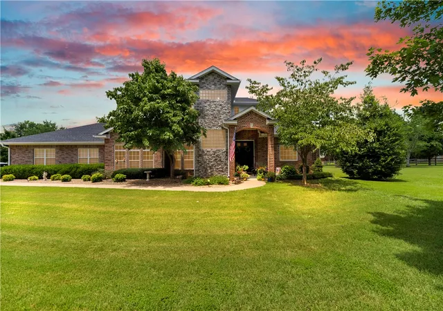 2nd image of 408 S Wyman Rd, Fayetteville, AR 72701 | MLS# 1355793