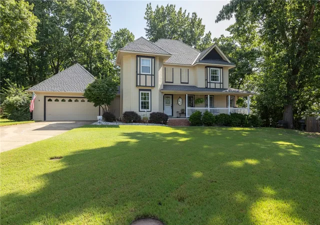 Photo 4 of Single family home for sale at 2490 E Camelot Pl, Fayetteville, AR 72701 | MLS# 1356447 | Listing updated on 2026-08-27