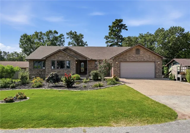 2nd image of 24 Indian Wells, Holiday Island, AR 72631 | MLS# 1356456