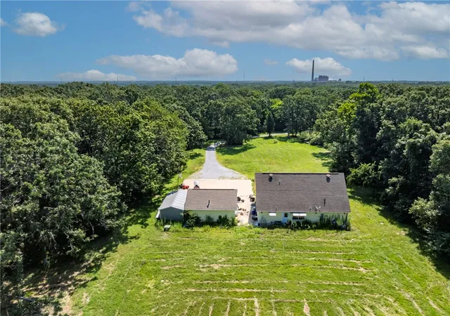 2nd image of 12039 Cripps Rd, Gentry, AR 72734 | MLS# 1354553