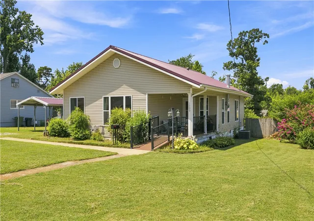 image of 1300 S 9th St, Rogers, AR 72756 | MLS# 1356414
