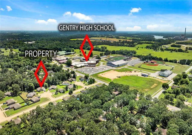 2nd image of 908 St James Ct, Gentry, AR 72734 | MLS# 1356536