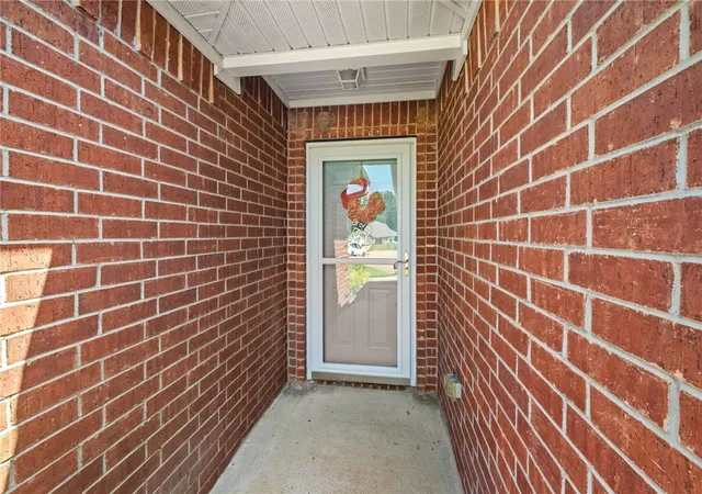 3rd image of 908 St James Ct, Gentry, AR 72734 | MLS# 1356536
