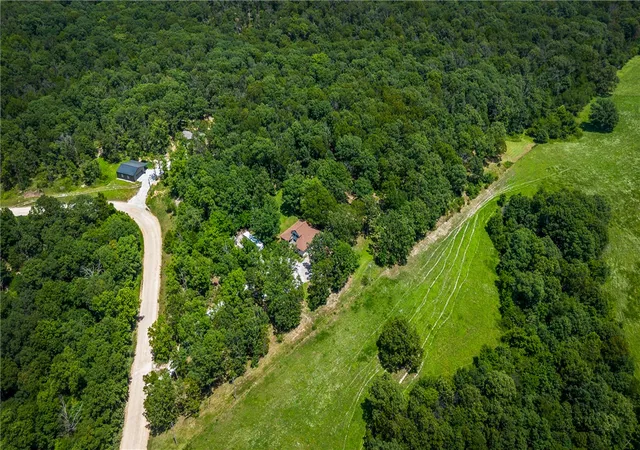 2nd image of 307 County Road 645, Green Forest, AR 72638 | MLS# 1356583