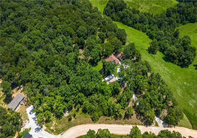 4th image of 307 County Road 645, Green Forest, AR 72638 | MLS# 1356583