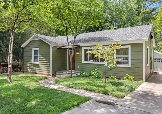 1st image of 843 N Olive Ave, Fayetteville, AR 72701 | MLS# 1356580