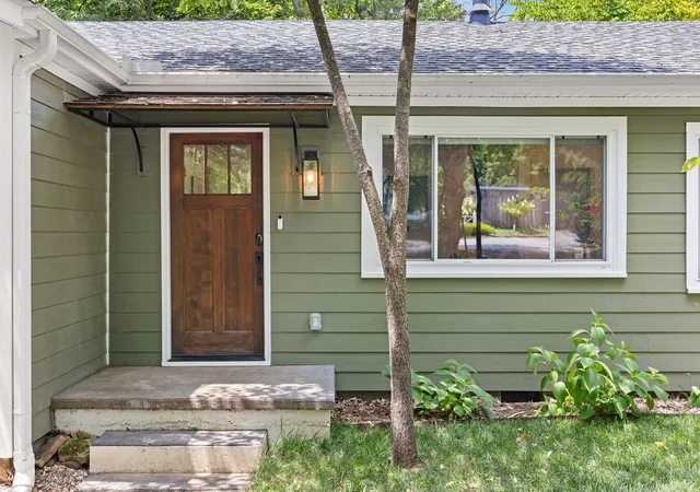 2nd image of 843 N Olive Ave, Fayetteville, AR 72701 | MLS# 1356580