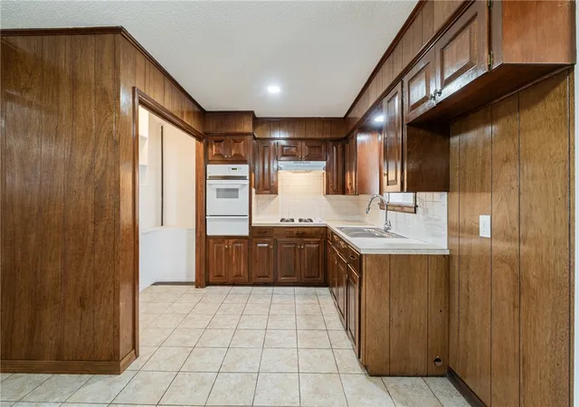 3rd image of 1308 Oakland St, Clarksville, AR 72830 | MLS# 1356592