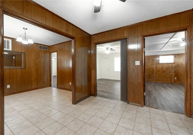 4th image of 1308 Oakland St, Clarksville, AR 72830 | MLS# 1356592
