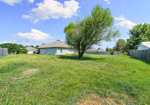 2nd image of 170 Washburn Dr, Pea Ridge, AR 72751 | MLS# 1356511