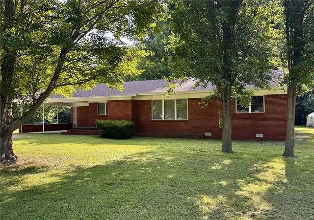 1st image of 1350 S Lake Sequoyah Dr, Fayetteville, AR 72701 | MLS# 1356613