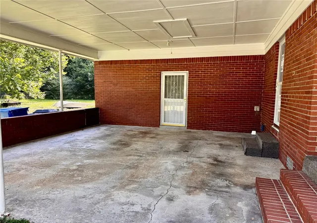 3rd image of 1350 S Lake Sequoyah Dr, Fayetteville, AR 72701 | MLS# 1356613