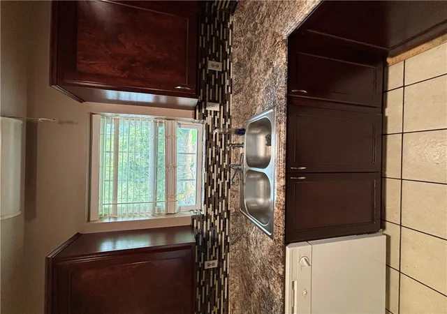 Photo 5 of Single family home for sale at 1008 S Muskogee Ave, Russellville, AR 72801 | MLS# 1356616 | Listing updated on 2026-09-01