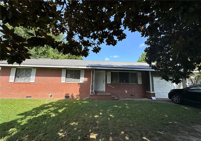 1st image of 708 Lawndale Dr, Springdale, AR 72764 | MLS# 1356553