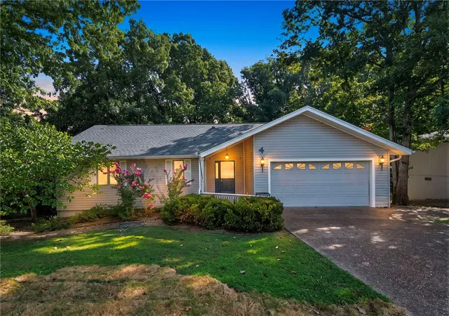 1st image of 4 Brecknock Dr, Bella Vista, AR 72714 | MLS# 1356568
