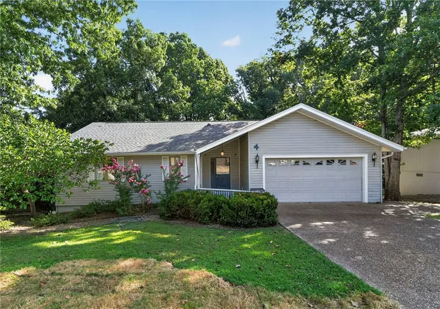 2nd image of 4 Brecknock Dr, Bella Vista, AR 72714 | MLS# 1356568