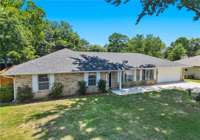 Photo 1 of Single family home for sale at 8217 Meadow Dr, Fort Smith, AR 72908 | MLS# 1356603 | Listing updated on 2026-09-16