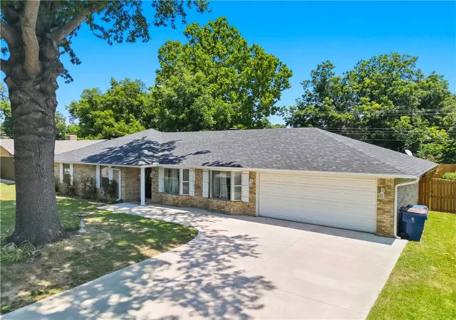 Photo 3 of Single family home for sale at 8217 Meadow Dr, Fort Smith, AR 72908 | MLS# 1356603 | Listing updated on 2026-09-16