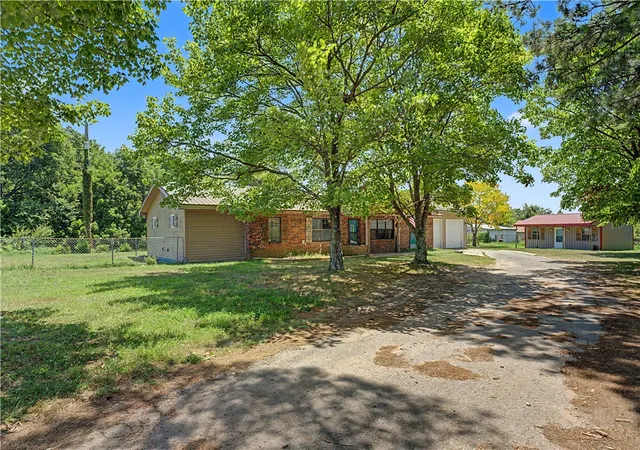 2nd image of 11796 Leonard Rd, Gravette, AR 72736 | MLS# 1356563