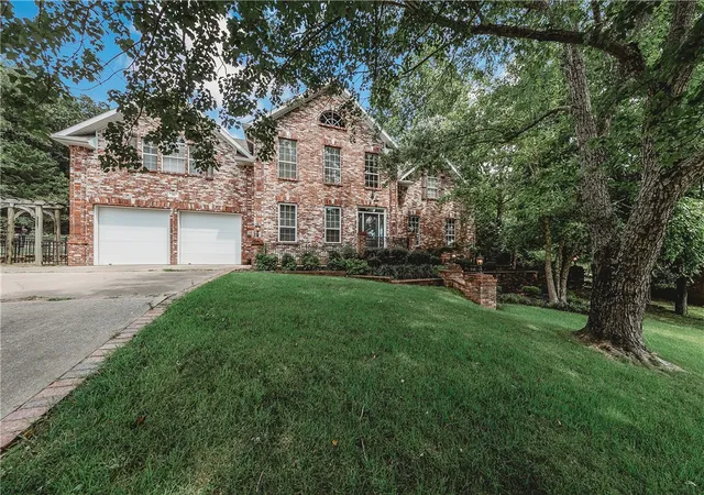 2nd image of 88 Skyview Ln, Fayetteville, AR 72701 | MLS# 1356602