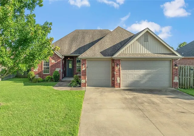 1st image of 410 Torino Pl, Centerton, AR 72719 | MLS# 1356661