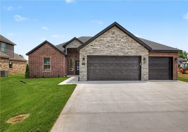1st image of 2101 N Chanae St, Siloam Springs, AR 72761 | MLS# 1356624