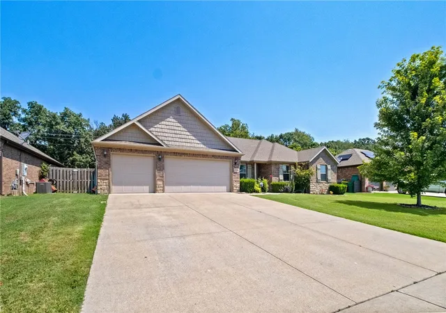 2nd image of 1730 Amber Wy, Centerton, AR 72719 | MLS# 1356538