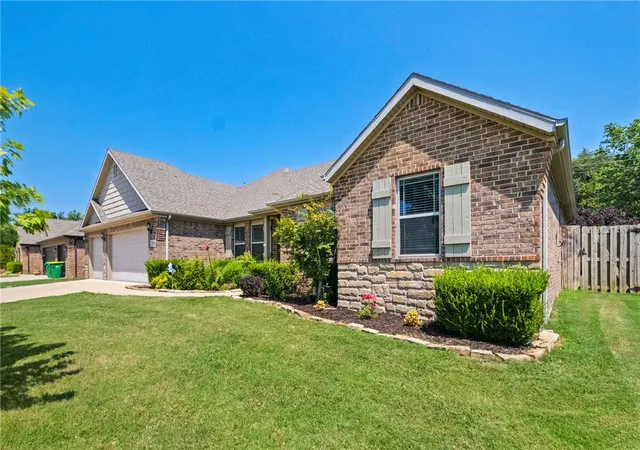 3rd image of 1730 Amber Wy, Centerton, AR 72719 | MLS# 1356538