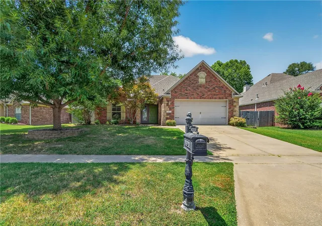 23rd image of 2555 N Trafalger Dr, Fayetteville, AR 72704 | MLS# 1356532