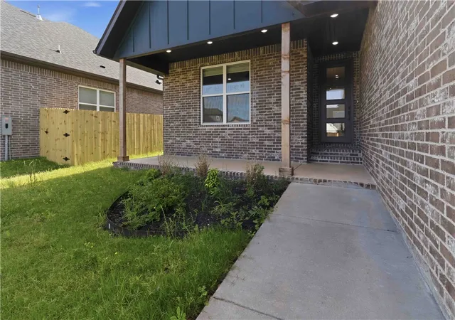 Photo 1 of Single family home for sale at 1240 Mammoth St, Bentonville, AR 72713 | MLS# 1356724 | Listing updated on 2026-07-27