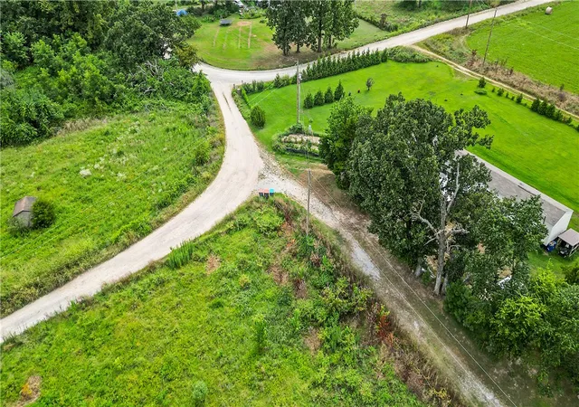 14th image of 9632 Ruby Hall Rd, Gentry, AR 72734 | MLS# 1355985