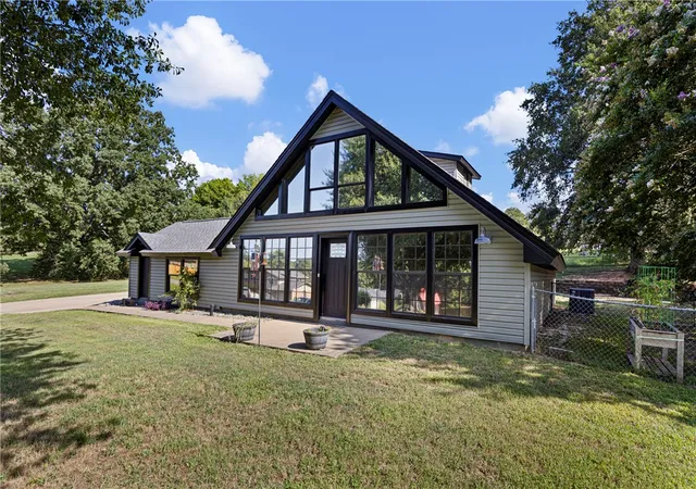 Photo 2 of Single family home for sale at 2812 W 17th Street, Russellville, AR 72802 | MLS# 1356733 | Listing updated on 2026-07-26