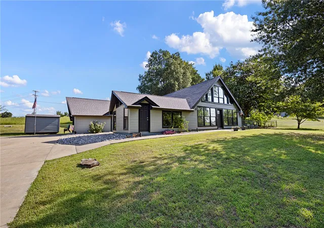 Photo 4 of Single family home for sale at 2812 W 17th Street, Russellville, AR 72802 | MLS# 1356733 | Listing updated on 2026-07-26