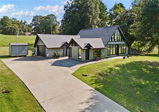Photo 5 of Single family home for sale at 2812 W 17th Street, Russellville, AR 72802 | MLS# 1356733 | Listing updated on 2026-07-26