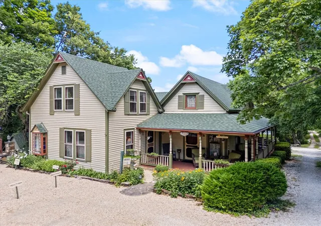 1st image of 5 Summit St, Eureka Springs, AR 72632 | MLS# 1356737