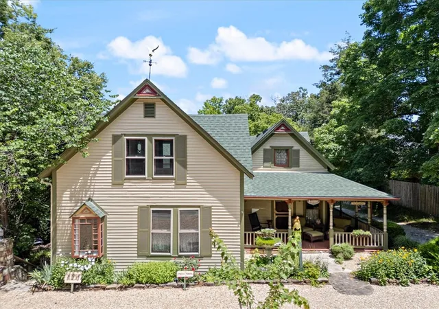 3rd image of 5 Summit St, Eureka Springs, AR 72632 | MLS# 1356737
