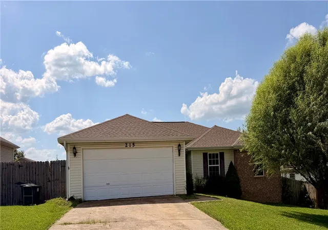 1st image of 215 Elizabeth, Huntsville, AR 72740 | MLS# 1356757
