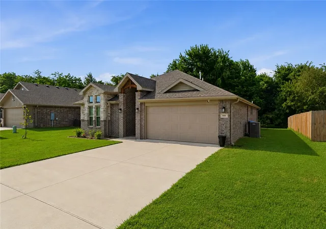 2nd image of 1601 Ataway St, Pea Ridge, AR 72751 | MLS# 1356890